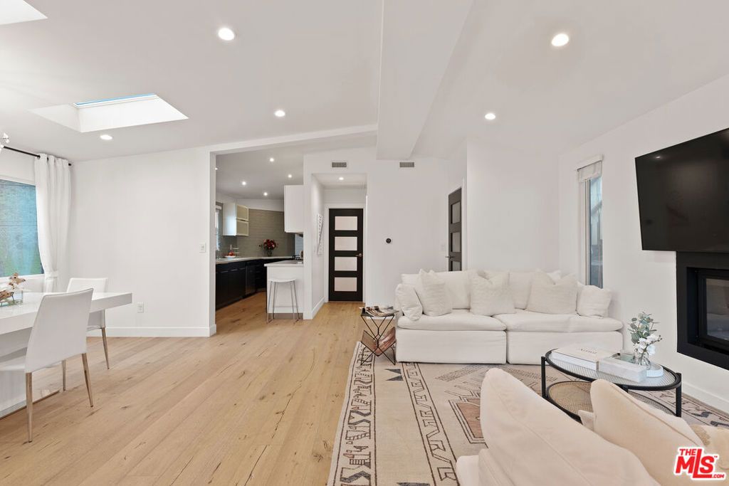 Image 2 of property listing at 2228 Laurel Canyon Boulevard, Los Angeles, CA 90046