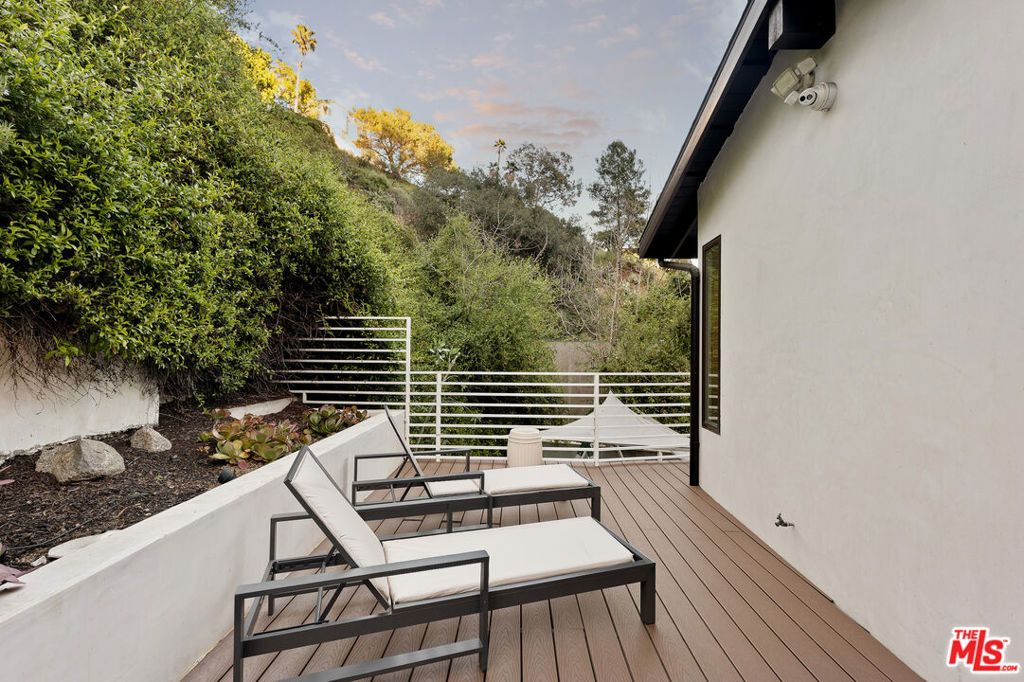 Image 21 of property listing at 2228 Laurel Canyon Boulevard, Los Angeles, CA 90046