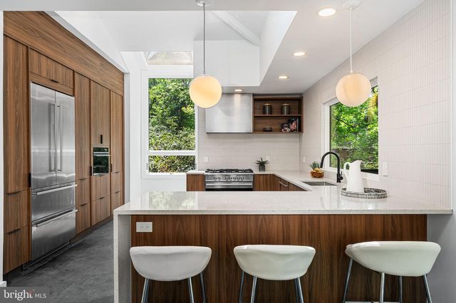 3800 LAKEVIEW TER, Falls Church, VA 22041