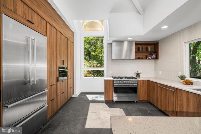 3800 LAKEVIEW TER, Falls Church, VA 22041