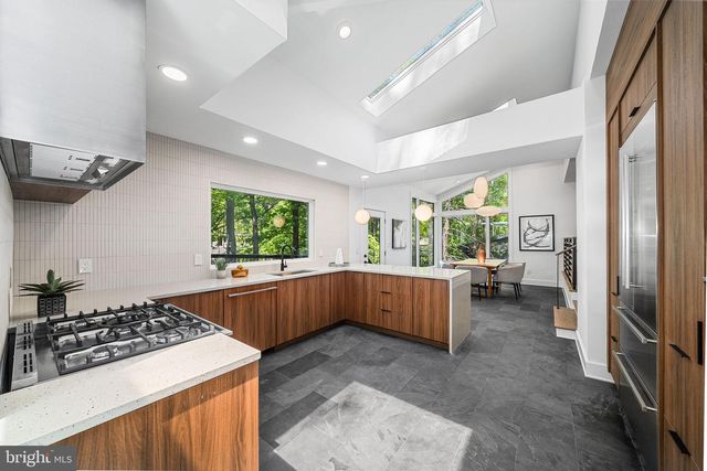 3800 LAKEVIEW TER, Falls Church, VA 22041