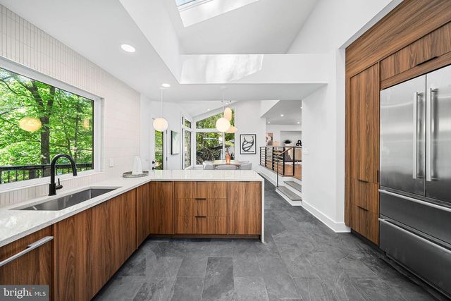 3800 LAKEVIEW TER, Falls Church, VA 22041