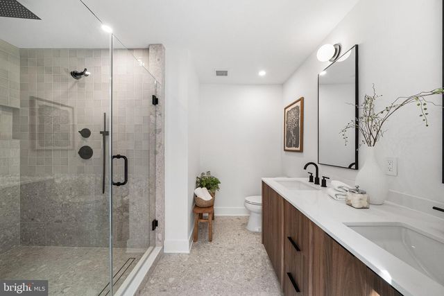 3800 LAKEVIEW TER, Falls Church, VA 22041