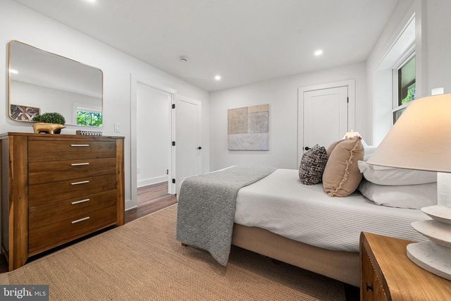 3800 LAKEVIEW TER, Falls Church, VA 22041