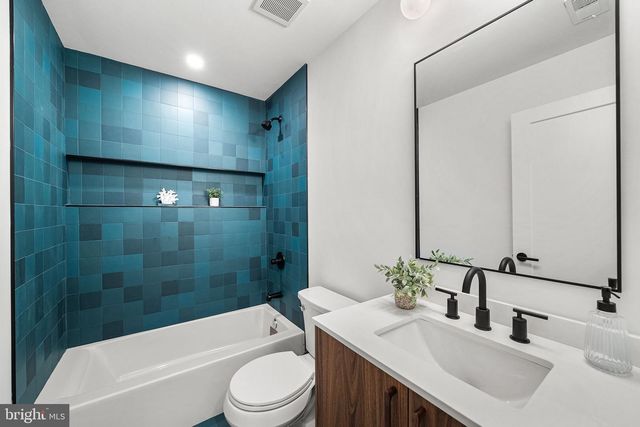 3800 LAKEVIEW TER, Falls Church, VA 22041