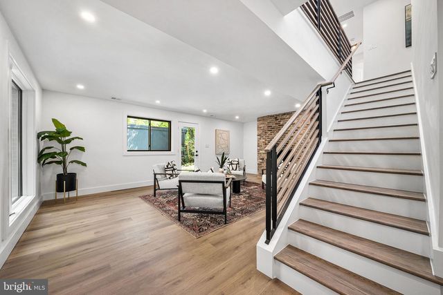 3800 LAKEVIEW TER, Falls Church, VA 22041