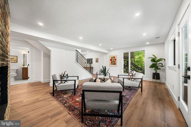3800 LAKEVIEW TER, Falls Church, VA 22041
