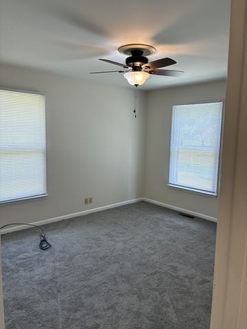 1472 Mockingbird Ln, Murfreesboro, TN 37130