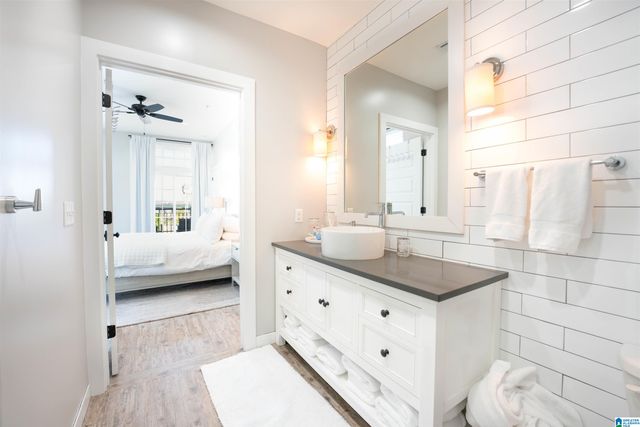 2529 UNIVERSITY BOULEVARD # 1, Tuscaloosa, AL 35401