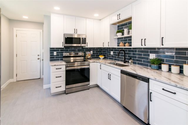 2425 Miller Avenue, Ann Arbor, MI 48103