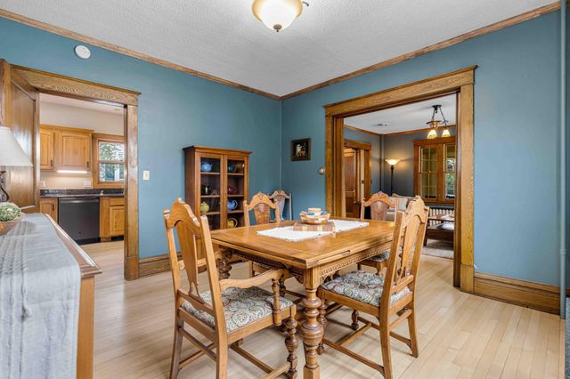 1205 6th Street S, Fargo, ND 58103
