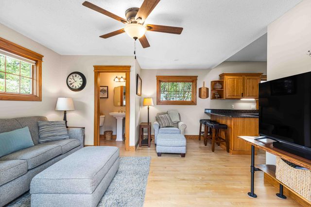 1205 6th Street S, Fargo, ND 58103