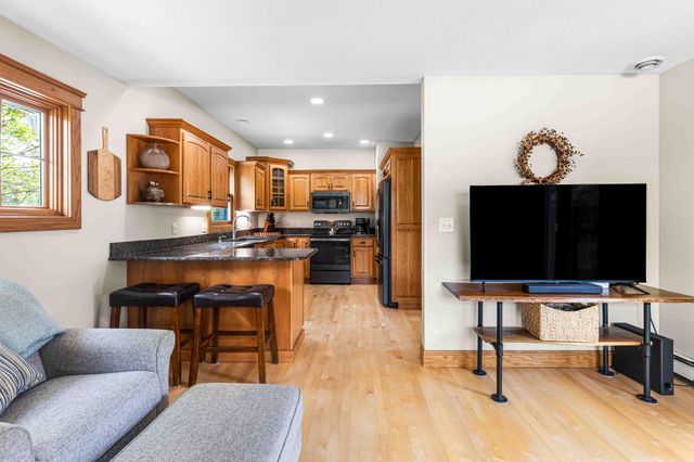 1205 6th Street S, Fargo, ND 58103