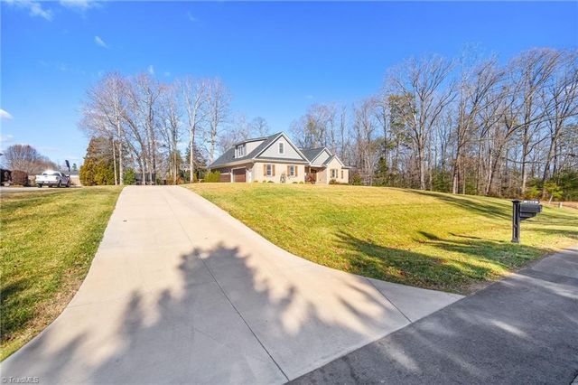 2614 Mableton Drive, Burlington, NC 27217
