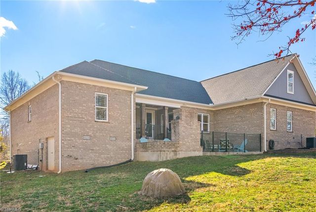 2614 Mableton Drive, Burlington, NC 27217