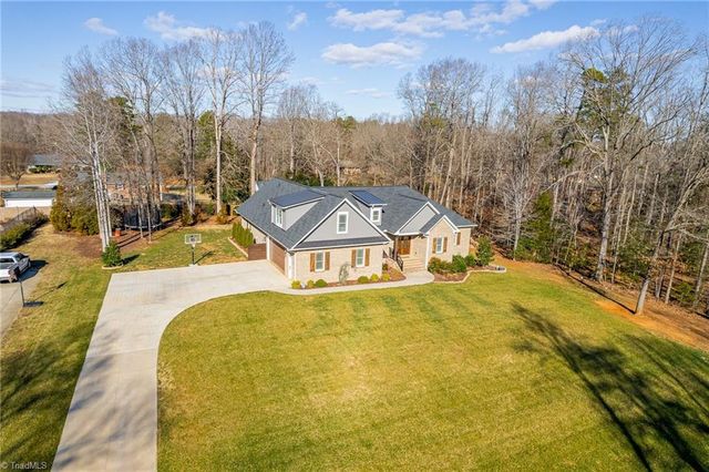 2614 Mableton Drive, Burlington, NC 27217