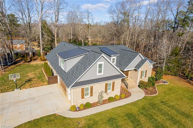 2614 Mableton Drive, Burlington, NC 27217