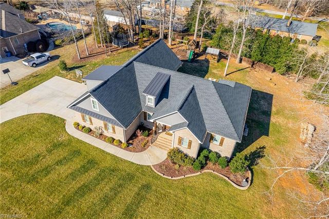 2614 Mableton Drive, Burlington, NC 27217