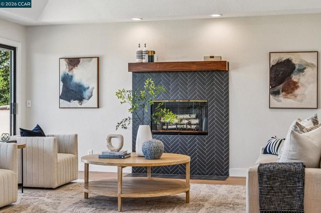 6 Tanglewood Lane, Lafayette, CA 94549