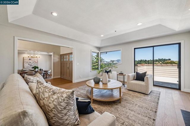 6 Tanglewood Lane, Lafayette, CA 94549