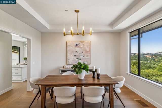 6 Tanglewood Lane, Lafayette, CA 94549