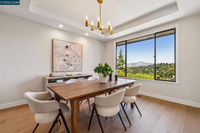 6 Tanglewood Lane, Lafayette, CA 94549