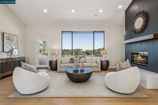 6 Tanglewood Lane, Lafayette, CA 94549