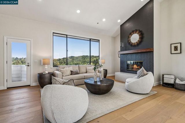 6 Tanglewood Lane, Lafayette, CA 94549