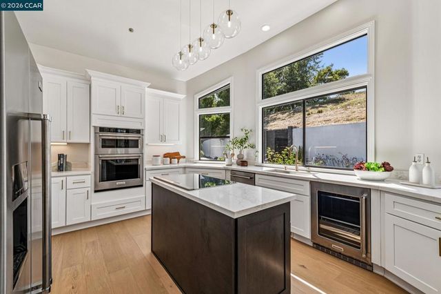 6 Tanglewood Lane, Lafayette, CA 94549