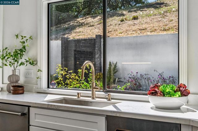 6 Tanglewood Lane, Lafayette, CA 94549
