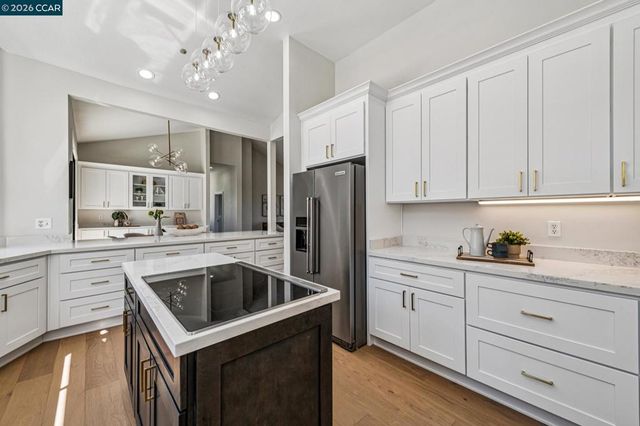 6 Tanglewood Lane, Lafayette, CA 94549