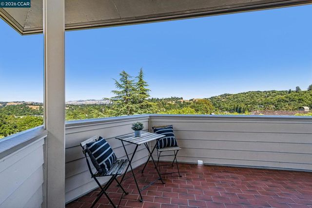 6 Tanglewood Lane, Lafayette, CA 94549
