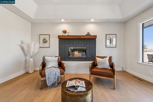 6 Tanglewood Lane, Lafayette, CA 94549