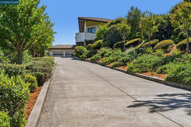 6 Tanglewood Lane, Lafayette, CA 94549