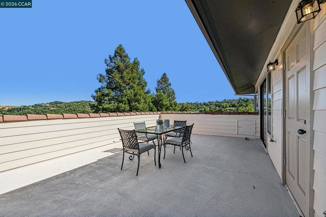 6 Tanglewood Lane, Lafayette, CA 94549