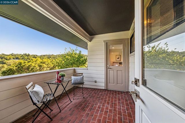 6 Tanglewood Lane, Lafayette, CA 94549