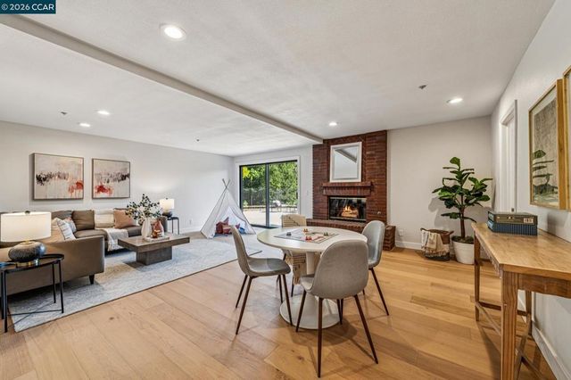 6 Tanglewood Lane, Lafayette, CA 94549