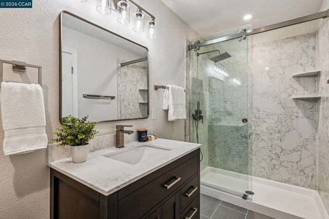 6 Tanglewood Lane, Lafayette, CA 94549