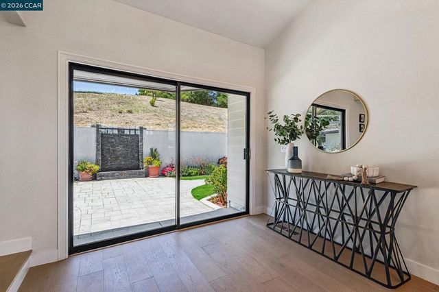 6 Tanglewood Lane, Lafayette, CA 94549