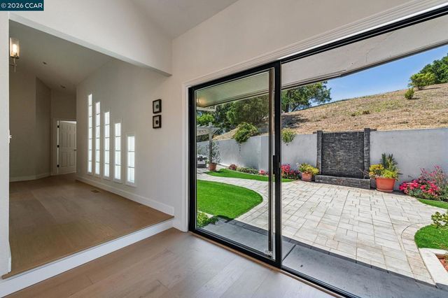 6 Tanglewood Lane, Lafayette, CA 94549
