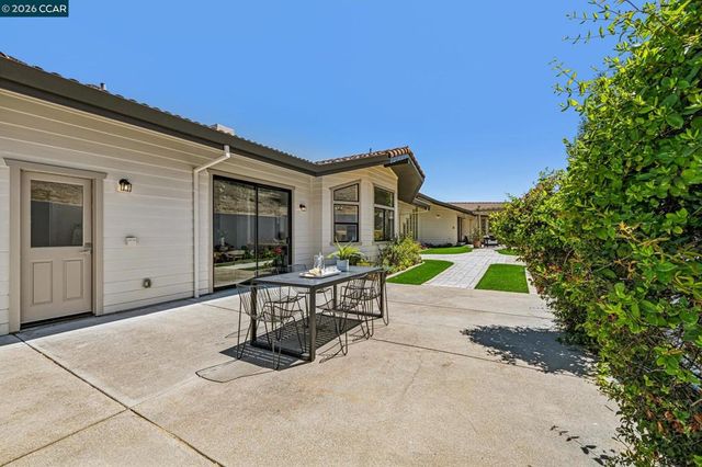 6 Tanglewood Lane, Lafayette, CA 94549