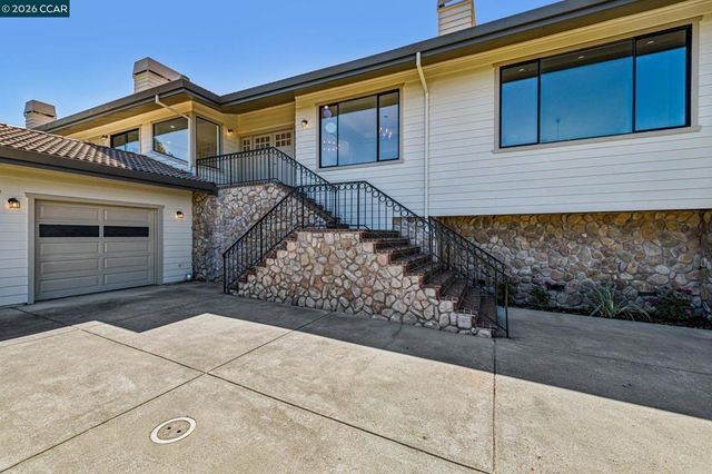 6 Tanglewood Lane, Lafayette, CA 94549