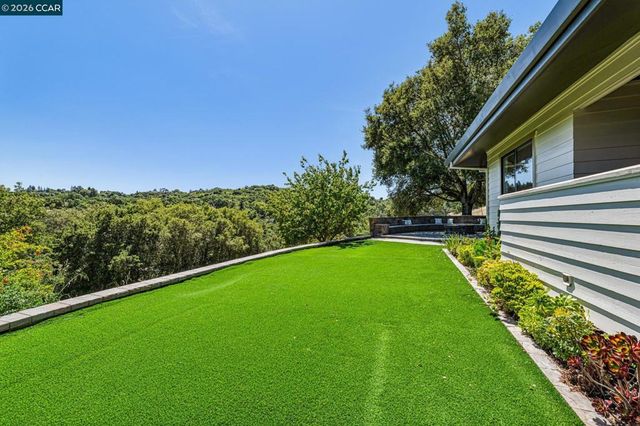 6 Tanglewood Lane, Lafayette, CA 94549