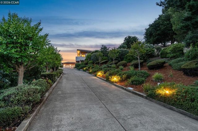 6 Tanglewood Lane, Lafayette, CA 94549