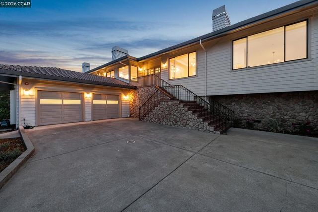 6 Tanglewood Lane, Lafayette, CA 94549