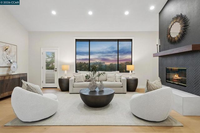6 Tanglewood Lane, Lafayette, CA 94549
