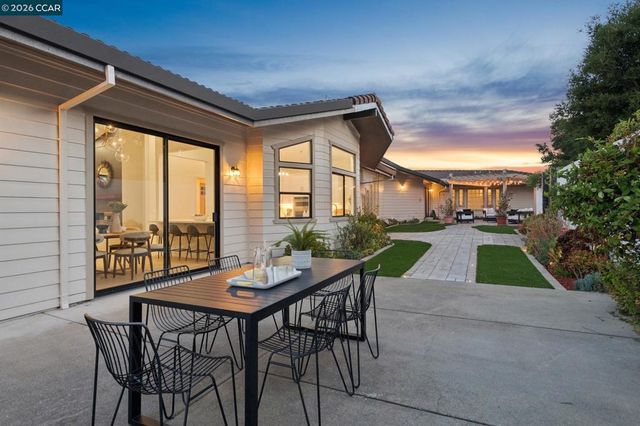 6 Tanglewood Lane, Lafayette, CA 94549