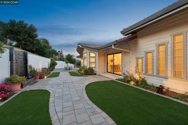 6 Tanglewood Lane, Lafayette, CA 94549