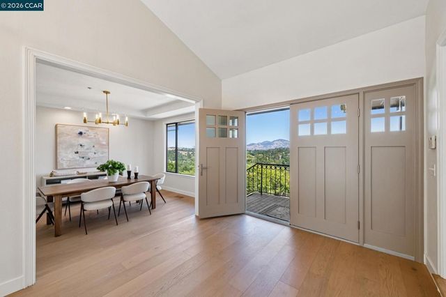 6 Tanglewood Lane, Lafayette, CA 94549
