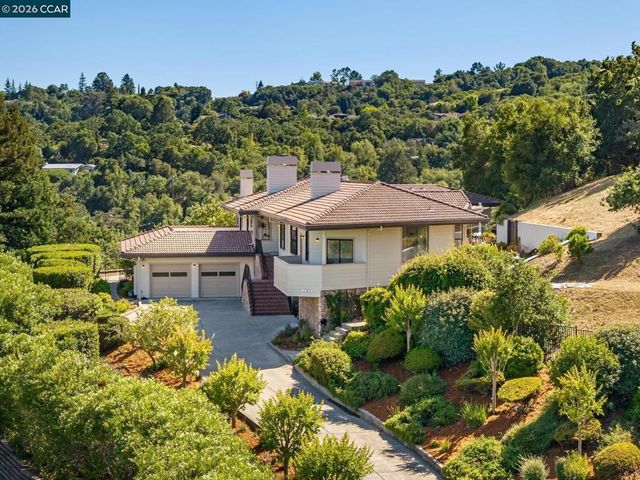 6 Tanglewood Lane, Lafayette, CA 94549